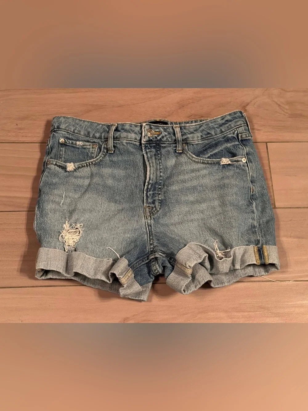 Free assembly Classic Light Blue Distressed Roll-Cuff Denim Shorts SIZE 12